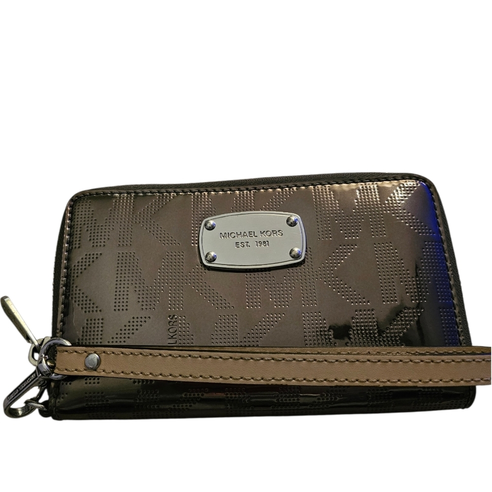 Michael Kors Wristlet Metallic Pewter Silver Signature Wallet NWOT